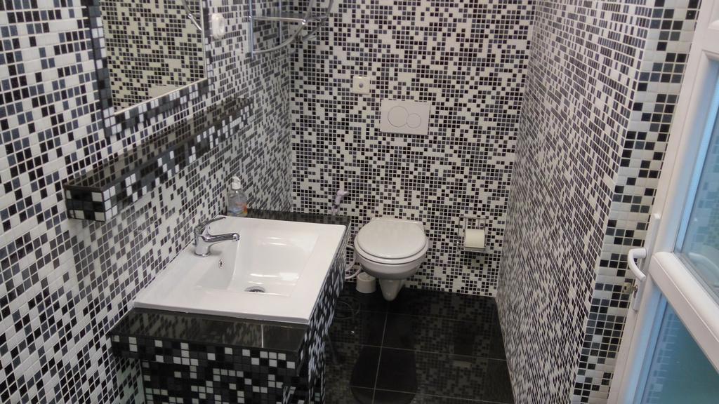 Szlavi Apartman Baja Bagian luar foto